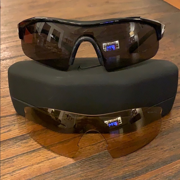 Nike SHOW X4 sunglasses - Picture 1 of 1